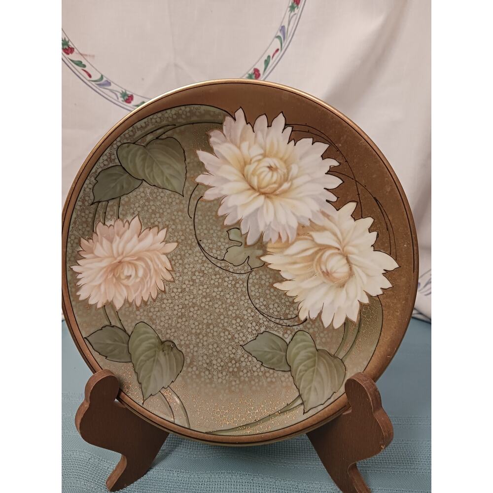 One (1) VTG R.S. Prussia Plate Reinhold Schelegelmilch 8.25 in White Mums EUC